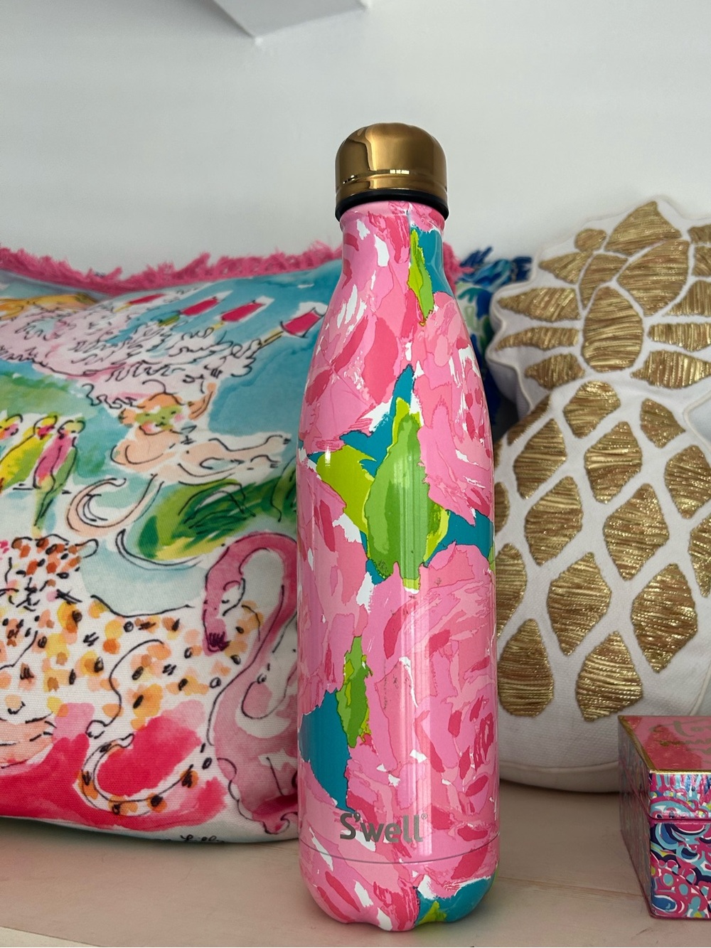 Lilly Pulitzer Swell insulated water bottle with gold screw on top 25 OZ